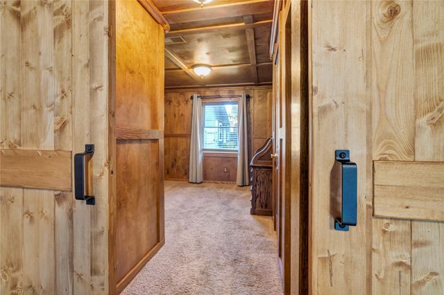 306 Woodlawn Drive, Keene, TX 76059