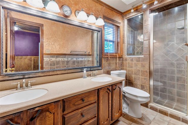 306 Woodlawn Drive, Keene, TX 76059