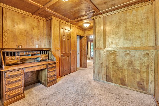 306 Woodlawn Drive, Keene, TX 76059