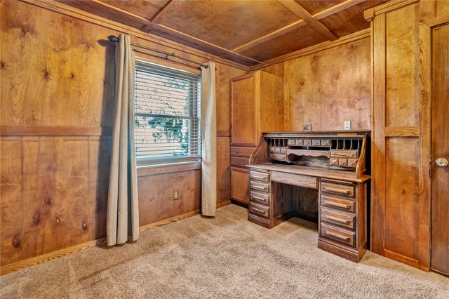 306 Woodlawn Drive, Keene, TX 76059