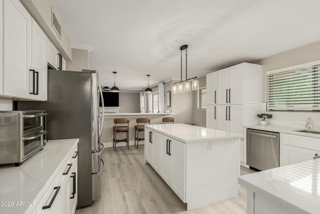 987 E DIVOT Drive, Tempe, AZ 85283