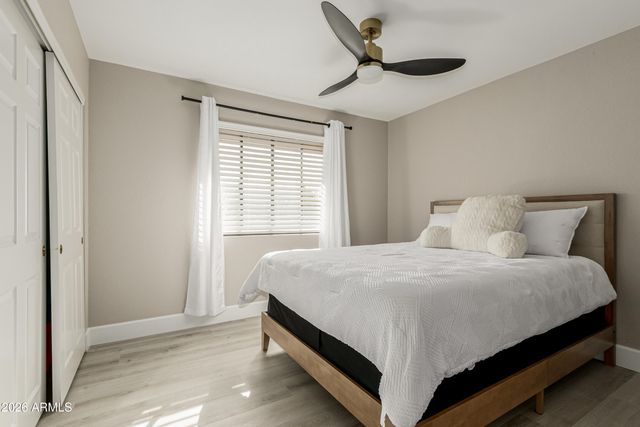 987 E DIVOT Drive, Tempe, AZ 85283
