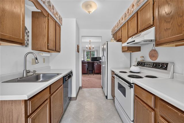 63 Hennig Dr, Whitehall, PA 15236