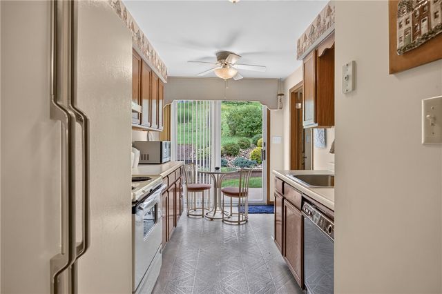 63 Hennig Dr, Whitehall, PA 15236