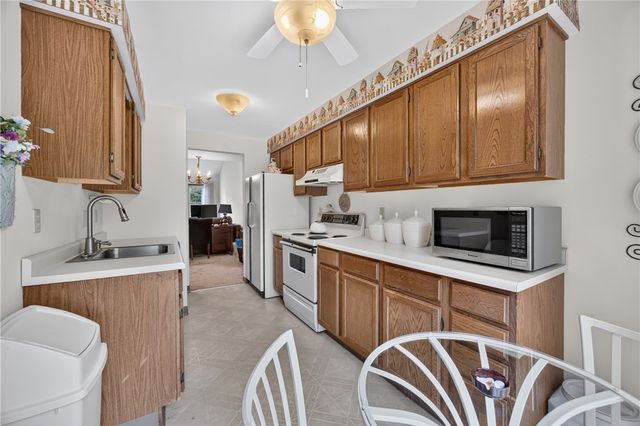 63 Hennig Dr, Whitehall, PA 15236