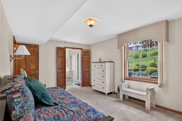 63 Hennig Dr, Whitehall, PA 15236