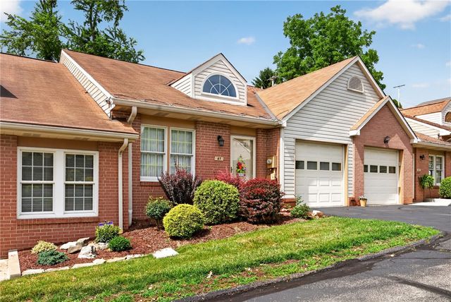 63 Hennig Dr, Whitehall, PA 15236