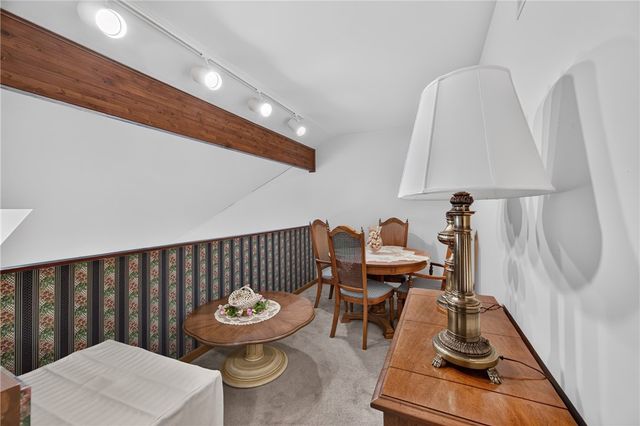 63 Hennig Dr, Whitehall, PA 15236