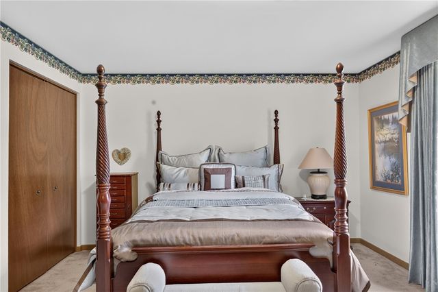 63 Hennig Dr, Whitehall, PA 15236