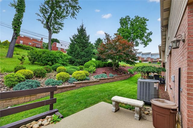 63 Hennig Dr, Whitehall, PA 15236