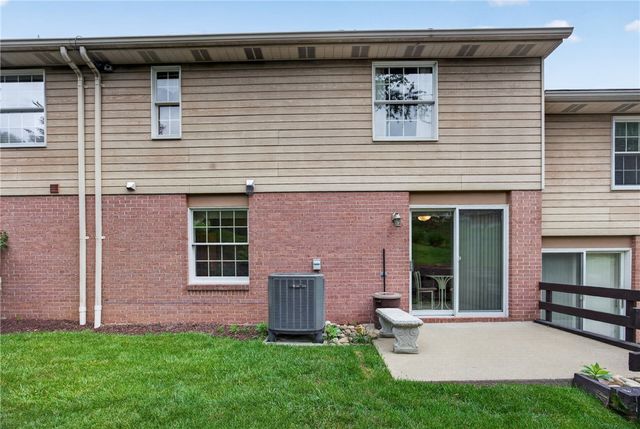 63 Hennig Dr, Whitehall, PA 15236