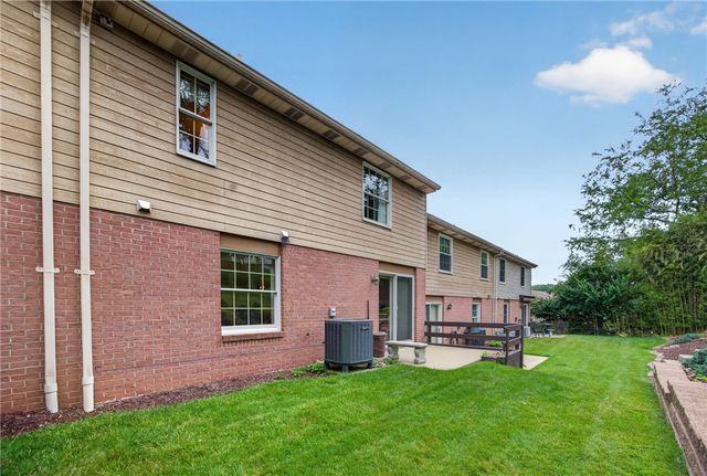 63 Hennig Dr, Whitehall, PA 15236