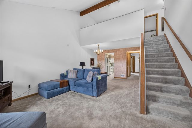 63 Hennig Dr, Whitehall, PA 15236