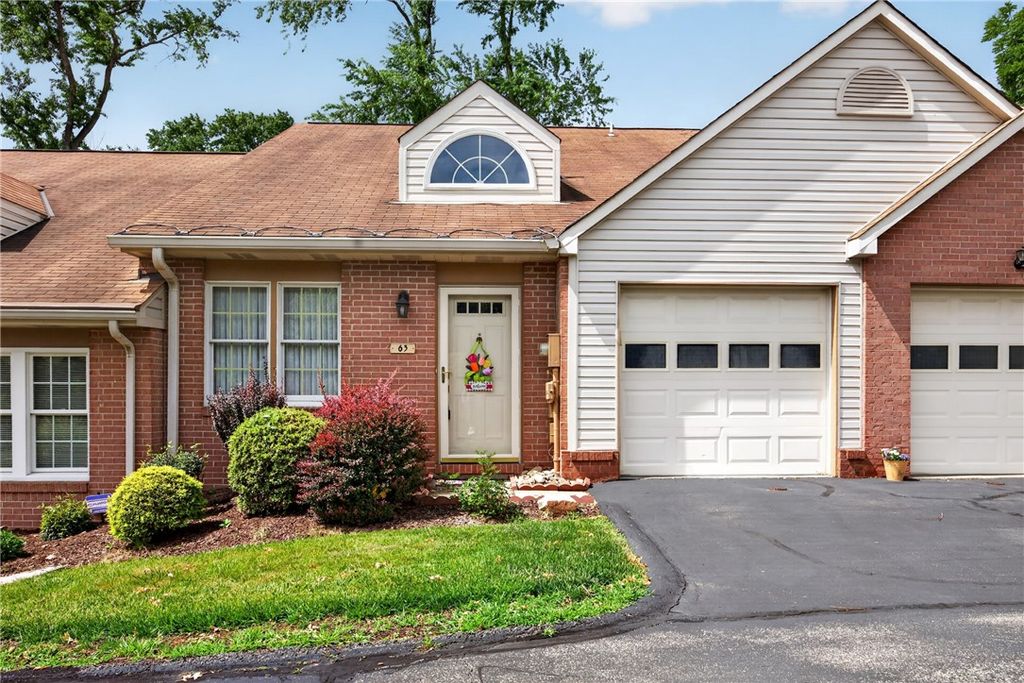 63 Hennig Dr, Whitehall, PA 15236