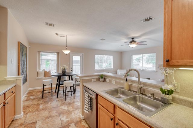 3539 Rock Shelf LN, Round Rock, TX 78681