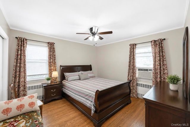 52 E Fenimore Street, Valley Stream, NY 11580