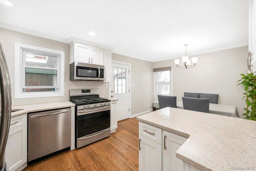 52 E Fenimore Street, Valley Stream, NY 11580 — photo 4