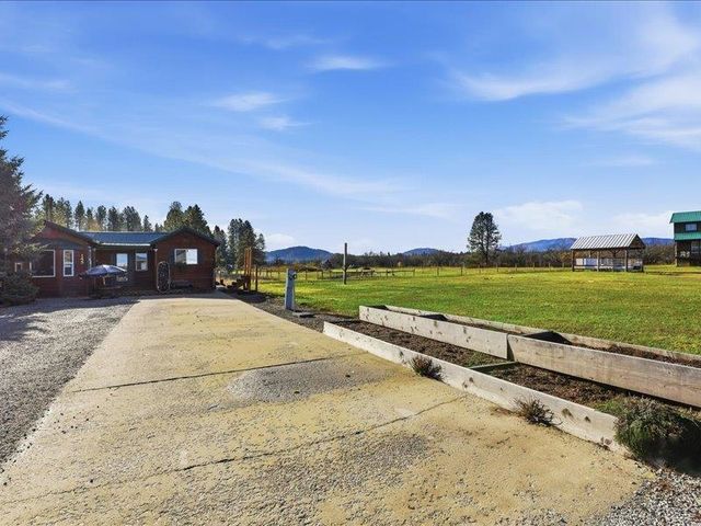 145 GUINEVERE Dr, Usk, WA 99180