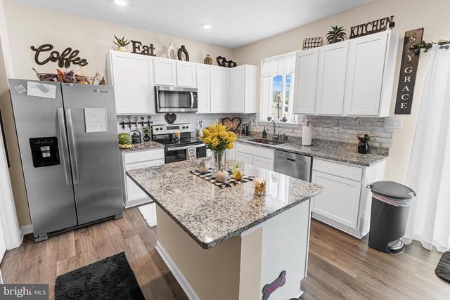 318 AYLESBURY LANE, Martinsburg, WV 25405