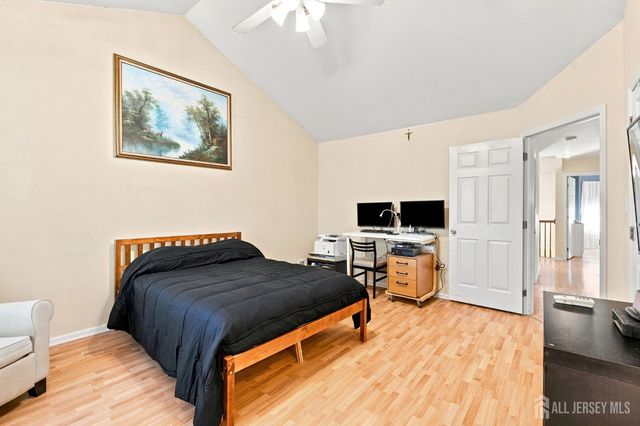9 Gallop Lane, Franklin Twsp, NJ 08873