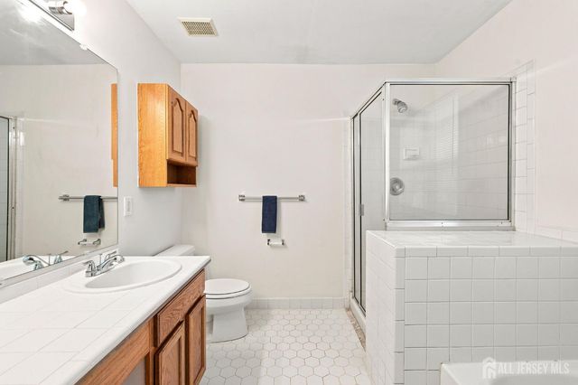 9 Gallop Lane, Franklin Twsp, NJ 08873