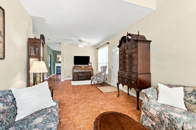 9 Gallop Lane, Franklin Twsp, NJ 08873