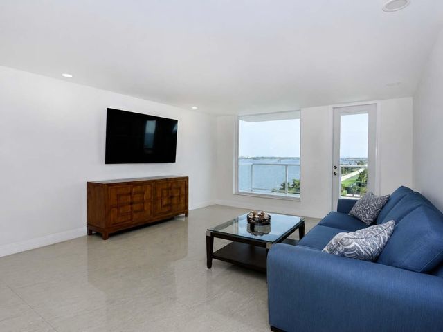 3450 S Ocean Boulevard 7230, Palm Beach, FL 33480