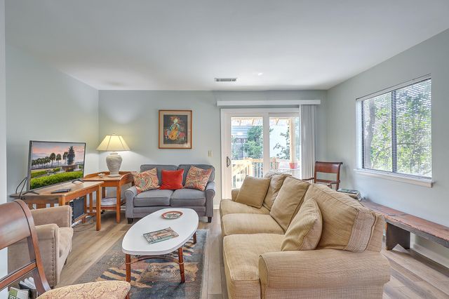 1151 Shadow Lake Circle L, Mount Pleasant, SC 29464