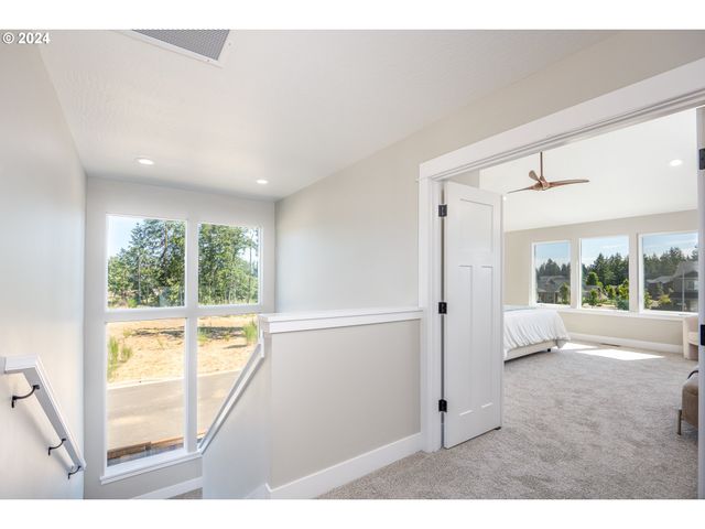 87677 8th St, Veneta, OR 97487