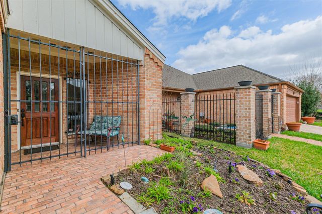 11139 Riverview Way, Houston, TX 77042