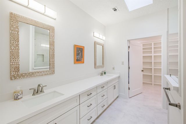 11139 Riverview Way, Houston, TX 77042