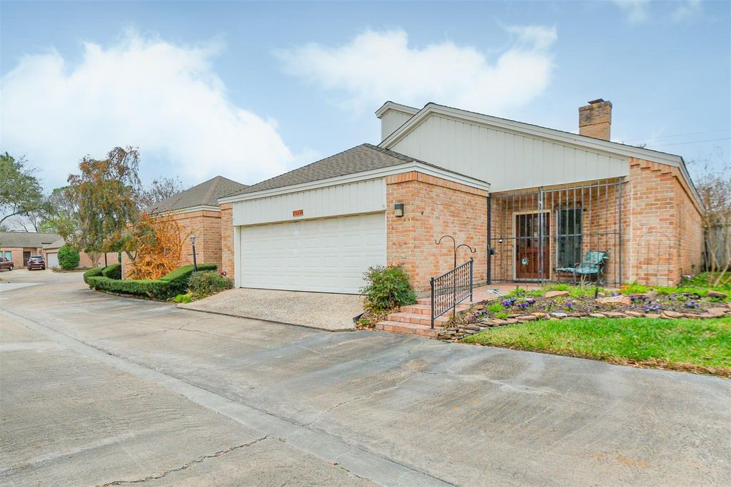 11139 Riverview Way, Houston, TX 77042