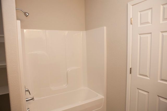 4702 W Hoover Loop, Fayetteville, AR 72704