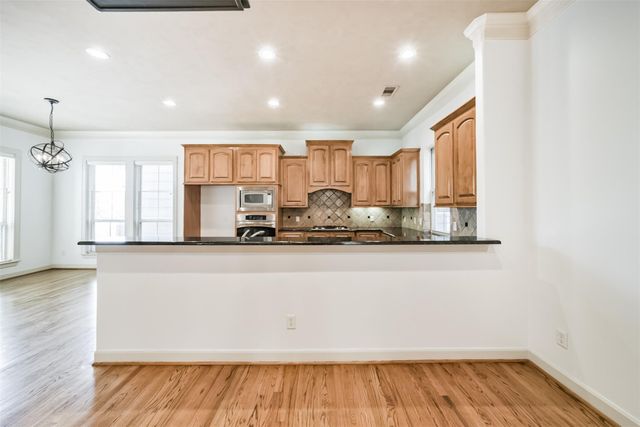 1833 Oakdale Street, Houston, TX 77004