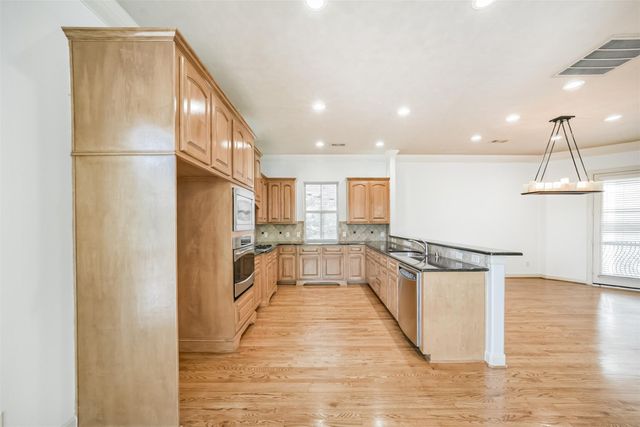 1833 Oakdale Street, Houston, TX 77004