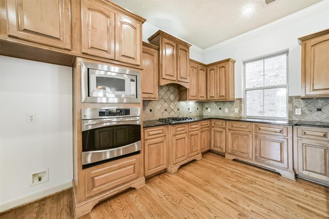 1833 Oakdale Street, Houston, TX 77004