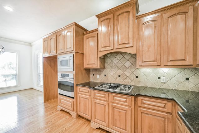 1833 Oakdale Street, Houston, TX 77004