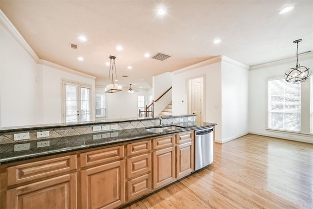 1833 Oakdale Street, Houston, TX 77004