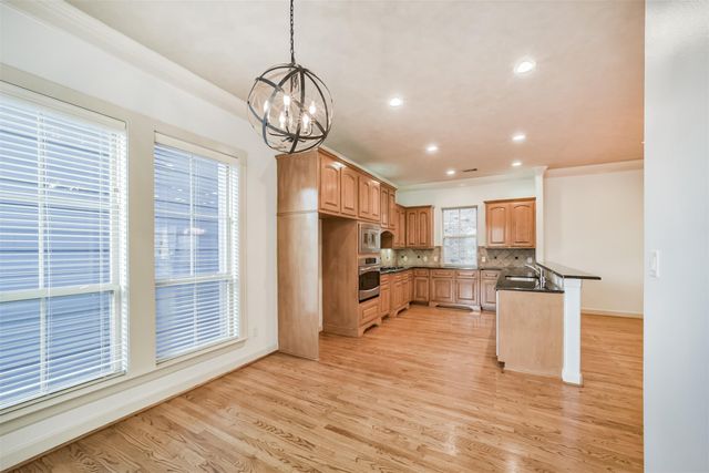 1833 Oakdale Street, Houston, TX 77004