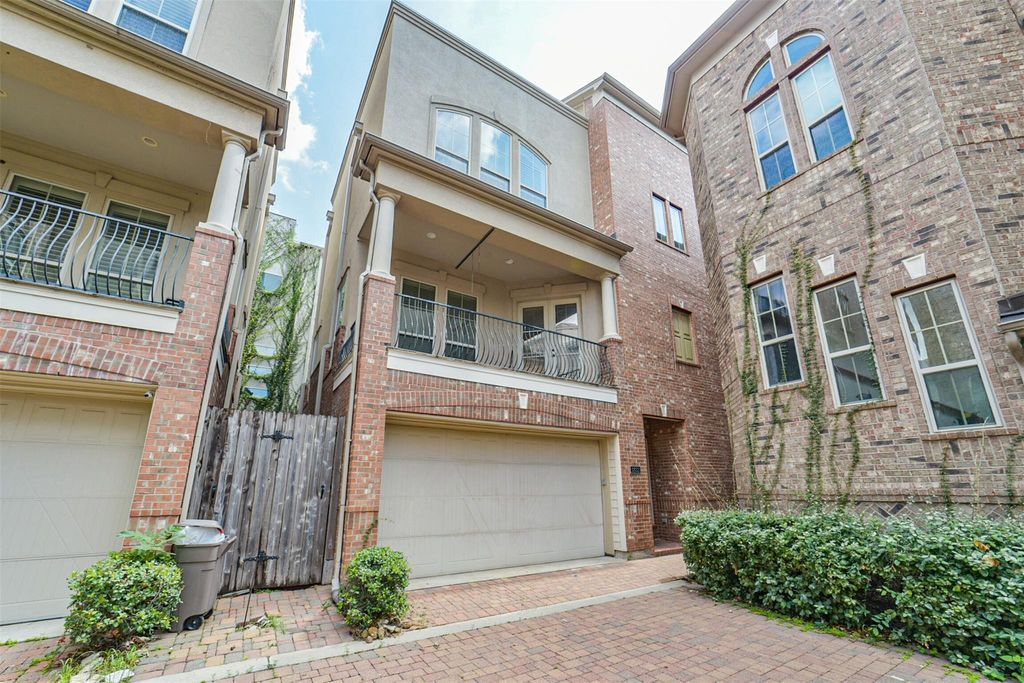 1833 Oakdale Street, Houston, TX 77004