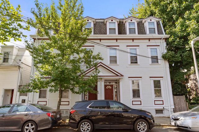 191 W 5th St 1, Boston, MA 02127