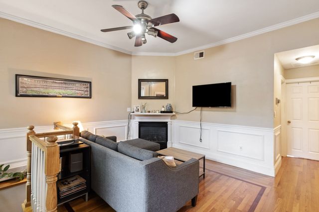 191 W 5th St 1, Boston, MA 02127