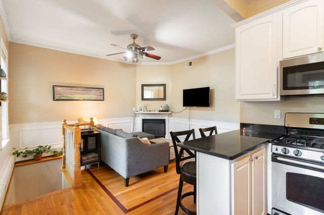 191 W 5th St 1, Boston, MA 02127