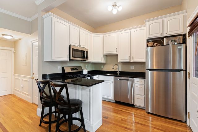 191 W 5th St 1, Boston, MA 02127