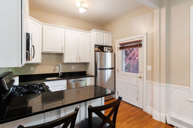 191 W 5th St 1, Boston, MA 02127