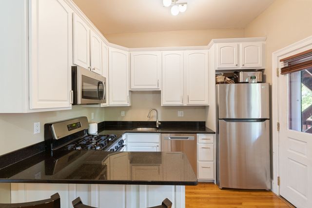 191 W 5th St 1, Boston, MA 02127