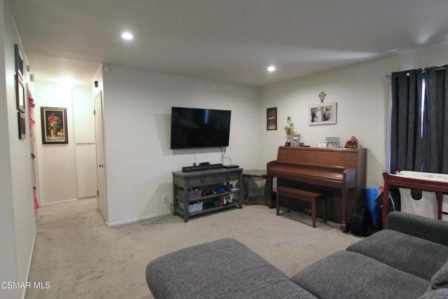992 Vallejo Avenue, Simi Valley, CA 93065