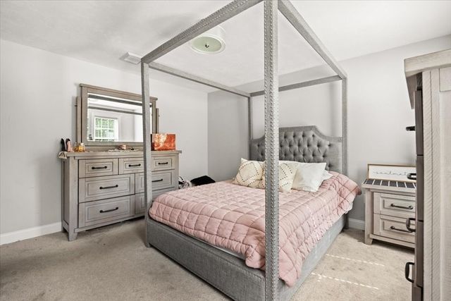 36 Cranesbill Rd, Taunton, MA 02780