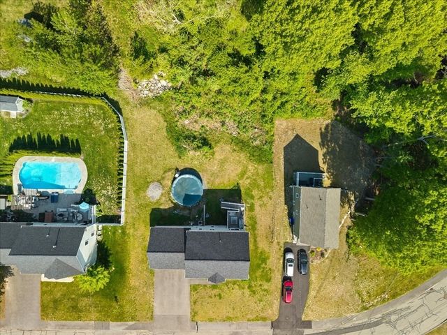 36 Cranesbill Rd, Taunton, MA 02780