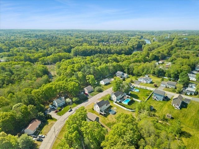 36 Cranesbill Rd, Taunton, MA 02780